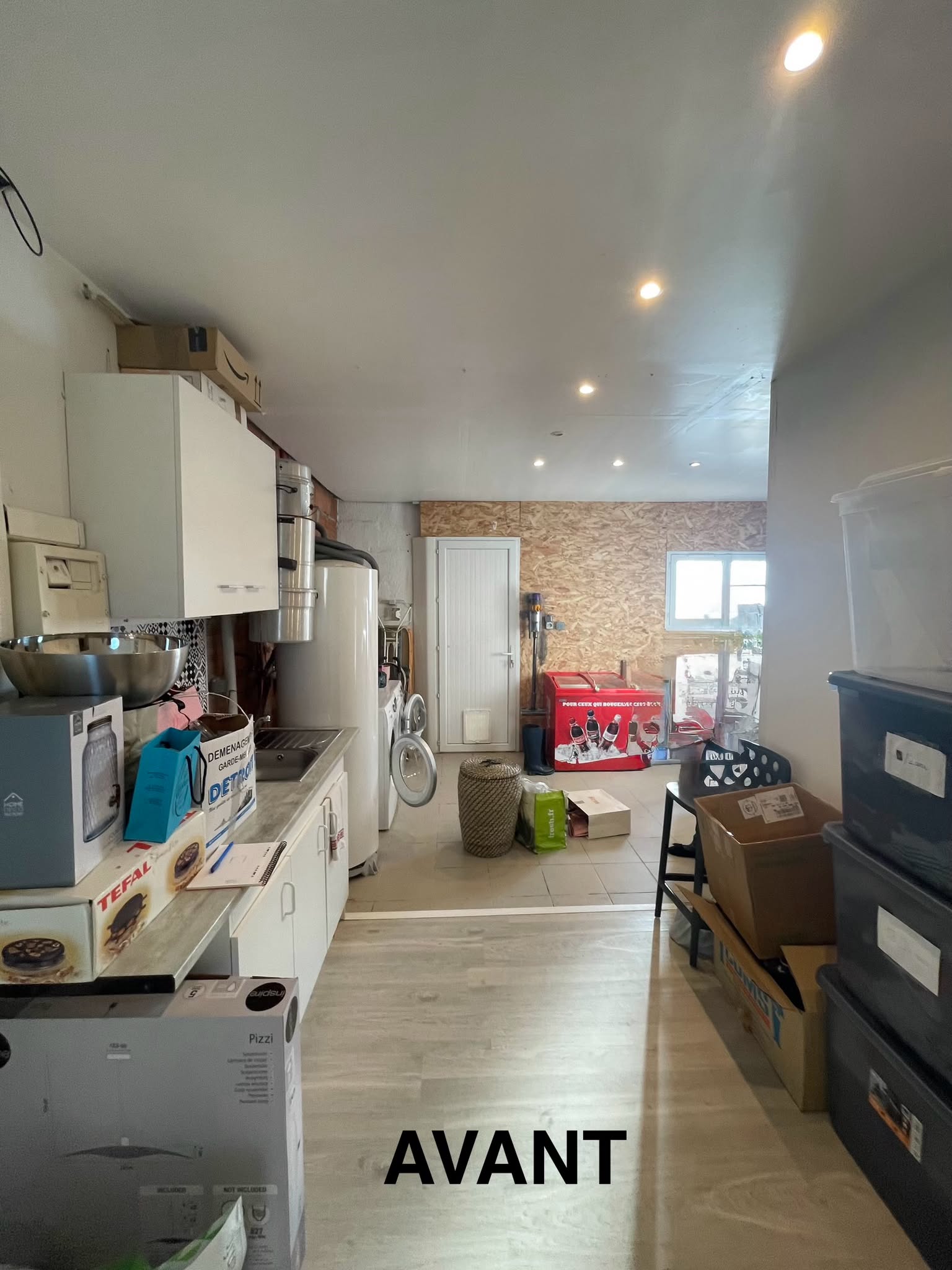 Espace de garage avant aménagement en buanderie — Montauban