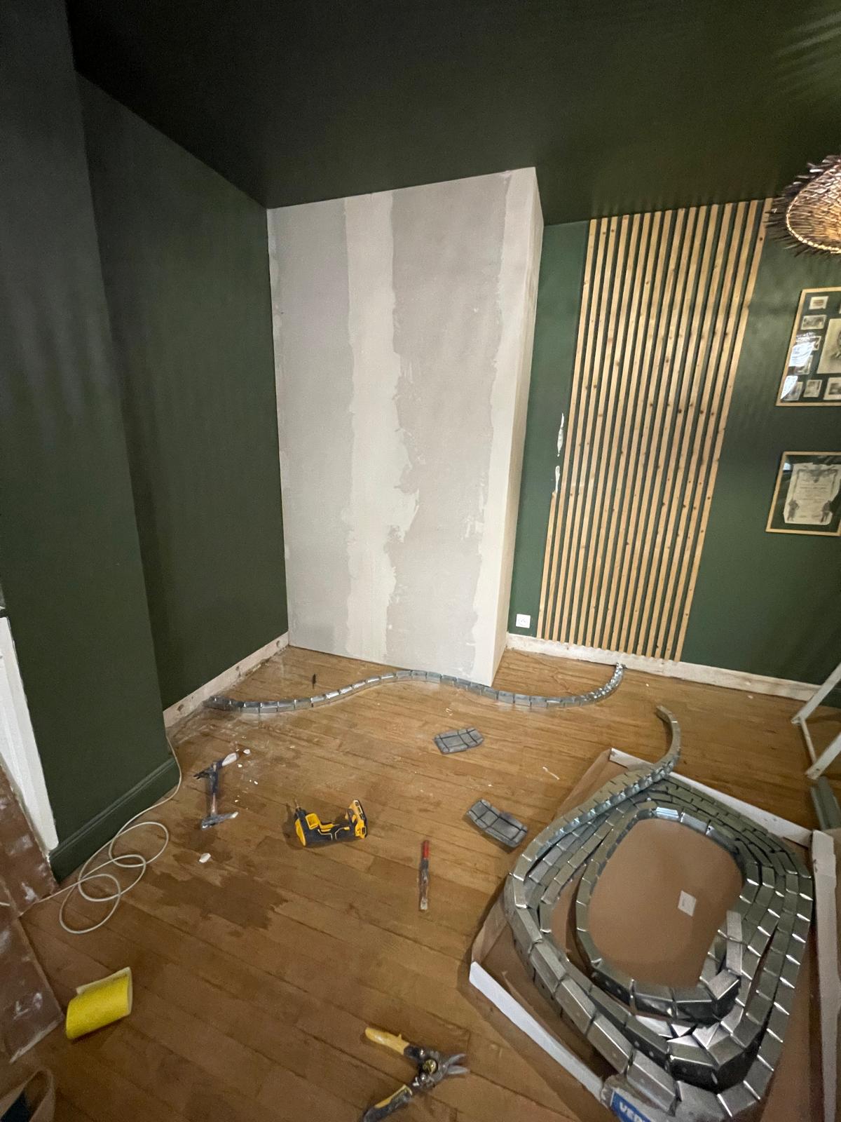 Mur avant la création d'une cloison courbe en placo — Montauban
